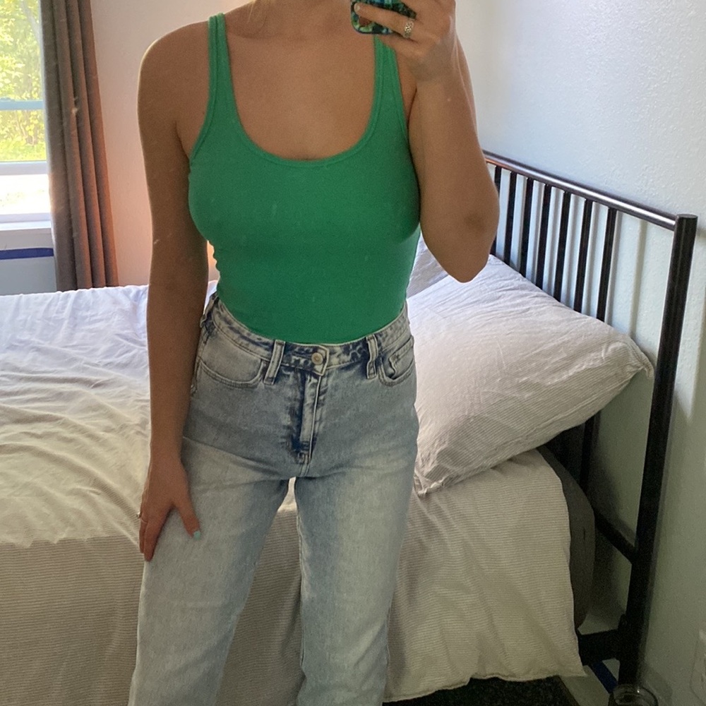 A&F Green Ribbed Racer Back Tank Top! - Picture 7 of 11